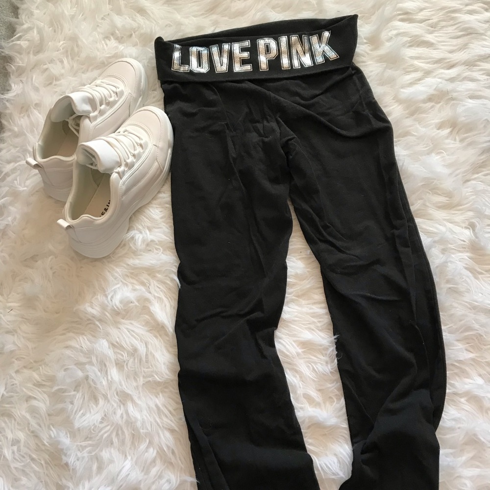 Victoria’s Secret PINK yoga pants 🙌🏻